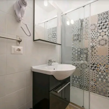 To לינה וארוחת בוקר רומא